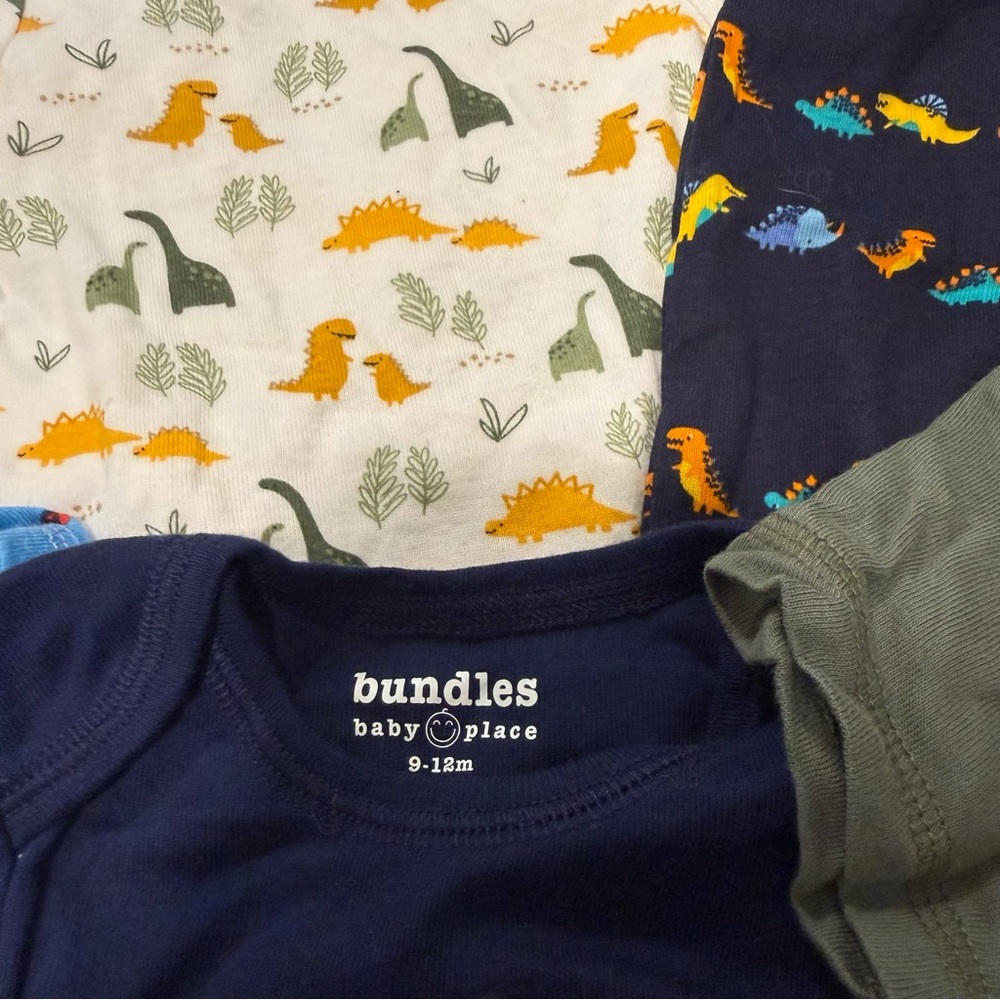 Bundles Baby Place - Bundle of 6 Boys Onesies - 9-12 months - Picture 3 of 6